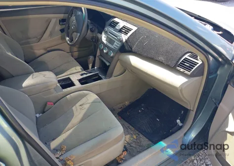 2009 Toyota Camry Le z USA, uszkodzony, nr VIN 4T1BE46K69U810518